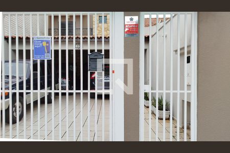 Casa à venda com 210m², 3 quartos e 6 vagas Casa à venda com 210m², 3 quartos e 6 vagasPlaquinha