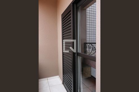 Casa à venda com 210m², 3 quartos e 6 vagas Casa à venda com 210m², 3 quartos e 6 vagasVaranda da Suíte 3