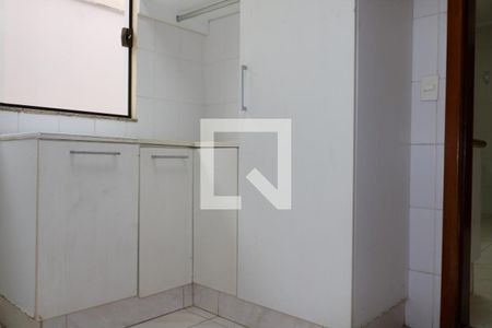 Casa à venda com 210m², 3 quartos e 6 vagas Casa à venda com 210m², 3 quartos e 6 vagasÁrea de Serviço