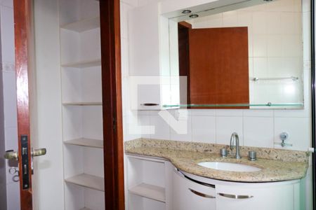 Casa à venda com 210m², 3 quartos e 6 vagas Casa à venda com 210m², 3 quartos e 6 vagasBanheiro da Suíte 3