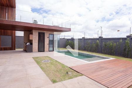 Apartamento à venda com 494m², 4 quartos e 4 vagas Apartamento à venda com 494m², 4 quartos e 4 vagasPiscina
