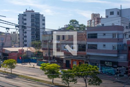 Vista sala de apartamento à venda com 3 quartos, 56m² em Santo Antônio, Porto Alegre