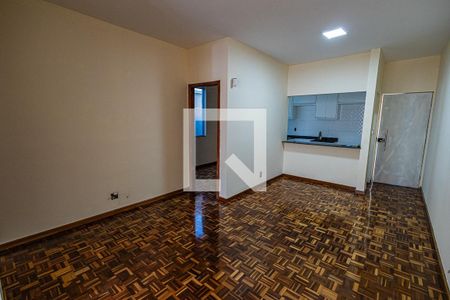 Sala de casa de condomínio para alugar com 3 quartos, 120m² em Copacabana, Belo Horizonte