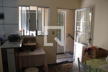 Casa para alugar com 44m², 2 quartos e sem vagaSala