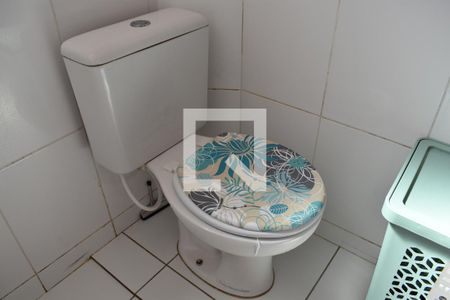 Banheiro de kitnet/studio para alugar com 1 quarto, 44m² em Cajuru, Curitiba