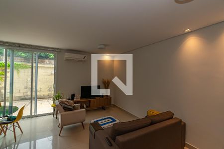 Casa de condomínio à venda com 130m², 3 quartos e 2 vagasSala de Estar/Jantar 