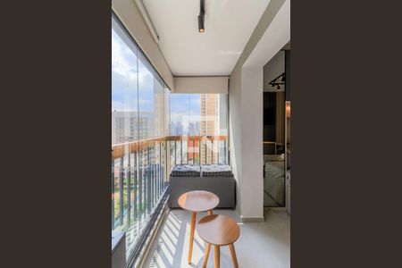 Varanda de kitnet/studio para alugar com 1 quarto, 25m² em Brooklin, São Paulo