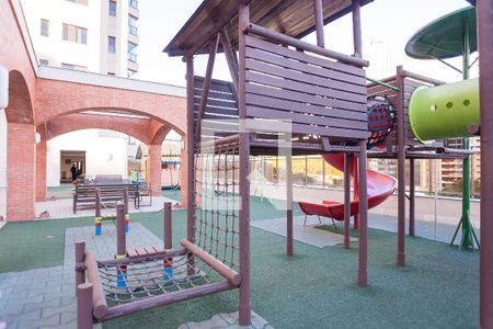 Apartamento à venda com 271m², 4 quartos e 4 vagas Apartamento à venda com 271m², 4 quartos e 4 vagasPlayground