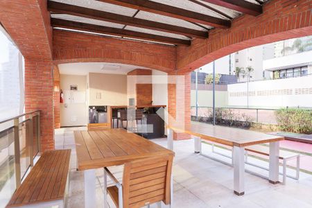 Apartamento à venda com 271m², 4 quartos e 4 vagas Apartamento à venda com 271m², 4 quartos e 4 vagasChurrasqueira