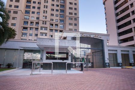 Apartamento à venda com 271m², 4 quartos e 4 vagas Apartamento à venda com 271m², 4 quartos e 4 vagasFachada