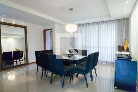 Apartamento à venda com 271m², 4 quartos e 4 vagas Apartamento à venda com 271m², 4 quartos e 4 vagasSala de Jantar