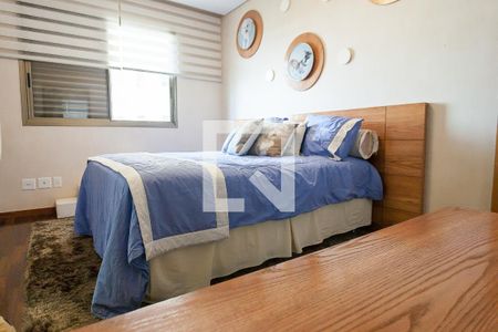 Apartamento à venda com 271m², 4 quartos e 4 vagas Apartamento à venda com 271m², 4 quartos e 4 vagassuite 1