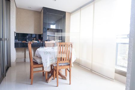 Apartamento à venda com 271m², 4 quartos e 4 vagas Apartamento à venda com 271m², 4 quartos e 4 vagasvaranda churrasqueira
