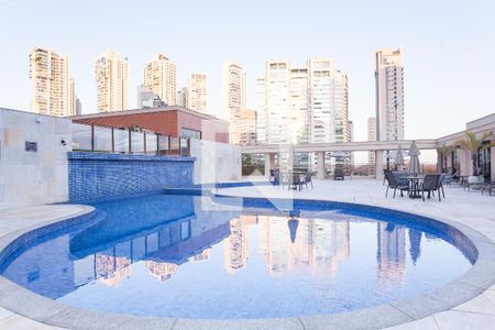 Apartamento à venda com 271m², 4 quartos e 4 vagas Apartamento à venda com 271m², 4 quartos e 4 vagasPiscina