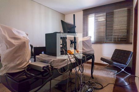 Apartamento à venda com 271m², 4 quartos e 4 vagas Apartamento à venda com 271m², 4 quartos e 4 vagassuite 2