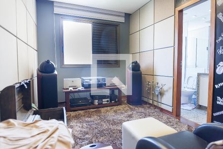 Apartamento à venda com 271m², 4 quartos e 4 vagas Apartamento à venda com 271m², 4 quartos e 4 vagassuite 3