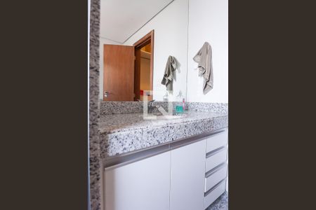 Apartamento à venda com 271m², 4 quartos e 4 vagas Apartamento à venda com 271m², 4 quartos e 4 vagasbanheiro suite 2