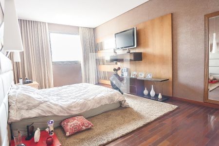 Apartamento à venda com 271m², 4 quartos e 4 vagas Apartamento à venda com 271m², 4 quartos e 4 vagassuite master