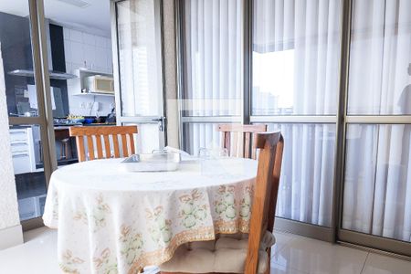 Apartamento à venda com 271m², 4 quartos e 4 vagas Apartamento à venda com 271m², 4 quartos e 4 vagasvaranda churrasqueira