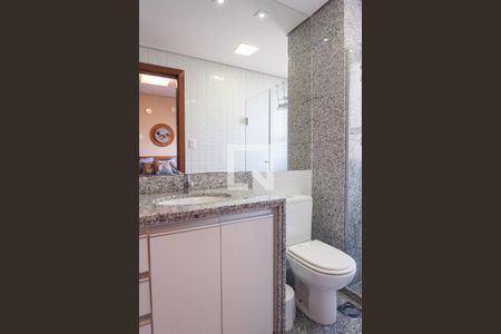 Apartamento à venda com 271m², 4 quartos e 4 vagas Apartamento à venda com 271m², 4 quartos e 4 vagasbanheiro suite 1