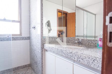 Apartamento à venda com 271m², 4 quartos e 4 vagas Apartamento à venda com 271m², 4 quartos e 4 vagasbanheiro suite 2