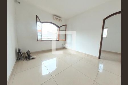 Quarto 2 de casa para alugar com 3 quartos, 250m² em Vila Mangalot, São Paulo