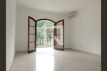 Sala de casa para alugar com 3 quartos, 250m² em Vila Mangalot, São Paulo