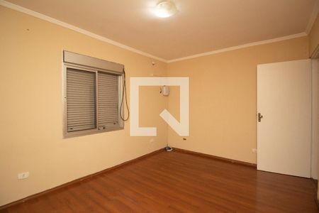 Quarto 1 de casa à venda com 2 quartos, 100m² em Vila Iório, São Paulo