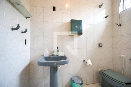 Casa à venda com 340m², 5 quartos e 4 vagas Casa à venda com 340m², 5 quartos e 4 vagasBanheiro da suíte