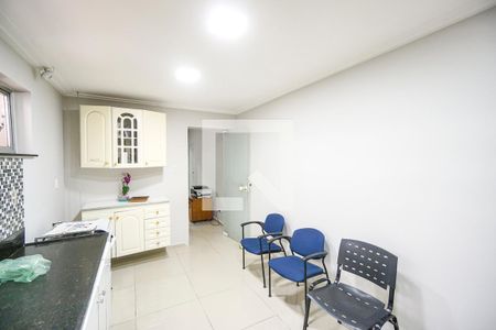 Casa à venda com 340m², 5 quartos e 4 vagas Casa à venda com 340m², 5 quartos e 4 vagasCozinha