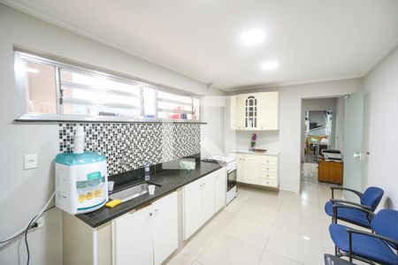Casa à venda com 340m², 5 quartos e 4 vagas Casa à venda com 340m², 5 quartos e 4 vagasCozinha