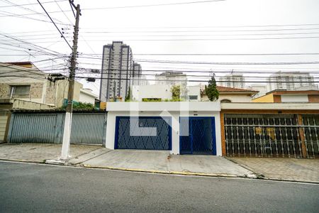 Casa à venda com 340m², 5 quartos e 4 vagas Casa à venda com 340m², 5 quartos e 4 vagasFachada