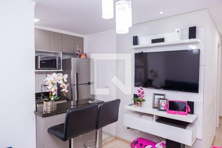 Sala e cozinha de apartamento para alugar com 2 quartos, 37m² em Ponte Rasa, São Paulo