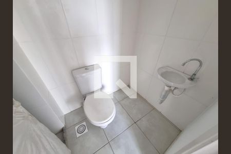 Banheiro de apartamento para alugar com 2 quartos, 54m² em Madureira, Rio de Janeiro