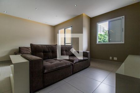 Sala de TV de apartamento à venda com 2 quartos, 80m² em Jardim Tupanci, Barueri