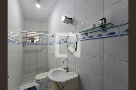 Banheiro de apartamento para alugar com 1 quarto, 50m² em Enseada, Guarujá