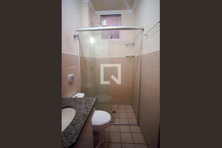 Banheiro de apartamento à venda com 3 quartos, 80m² em Alípio de Melo, Belo Horizonte