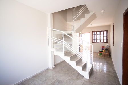 Sala de casa à venda com 3 quartos, 110m² em Santa Amélia, Belo Horizonte