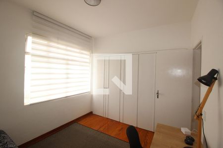 Quarto de apartamento à venda com 2 quartos, 200m² em Santo Antônio, Belo Horizonte
