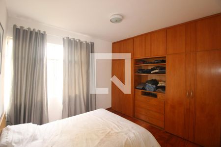Quarto de apartamento à venda com 2 quartos, 200m² em Santo Antônio, Belo Horizonte