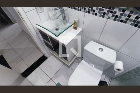 Banheiro de apartamento à venda com 2 quartos, 49m² em Jardim Búfalo, Jundiaí