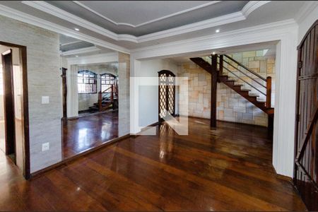 Sala de casa à venda com 6 quartos, 298m² em Alto Caiçaras, Belo Horizonte