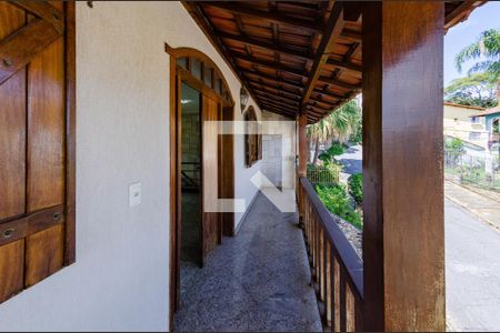 Varanda de casa à venda com 6 quartos, 298m² em Alto Caiçaras, Belo Horizonte