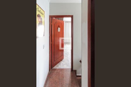 Corredor de casa à venda com 4 quartos, 400m² em Chácara Mafalda, São Paulo