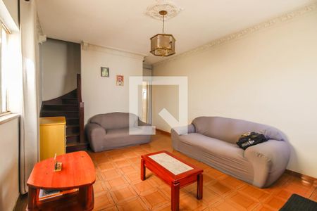 Sala de casa à venda com 4 quartos, 140m² em Cidade Mãe do Céu, São Paulo