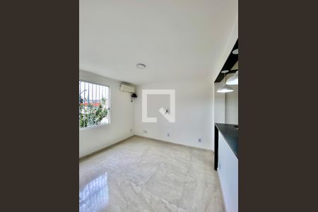 Sala de apartamento à venda com 2 quartos, 57m² em Inhaúma, Rio de Janeiro