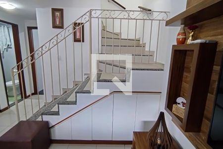 sala - escada de casa à venda com 2 quartos, 80m² em Taquara, Rio de Janeiro