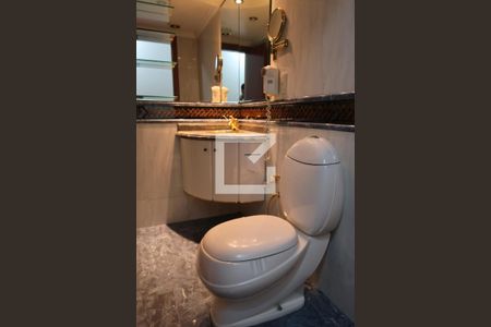 Apartamento à venda com 155m², 3 quartos e 2 vagas Apartamento à venda com 155m², 3 quartos e 2 vagasBanheiro 2