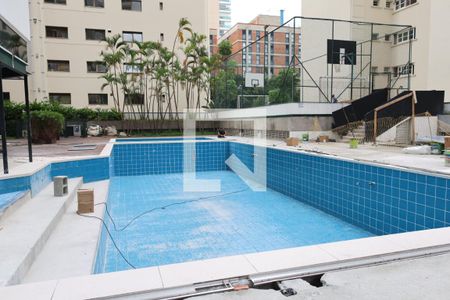 Apartamento à venda com 155m², 3 quartos e 2 vagas Apartamento à venda com 155m², 3 quartos e 2 vagasÁrea comum - Piscina