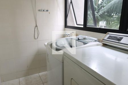 Apartamento à venda com 155m², 3 quartos e 2 vagas Apartamento à venda com 155m², 3 quartos e 2 vagasLavanderia